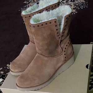 Ugg Australia Cyd Short Sheepskin Wedge Boots